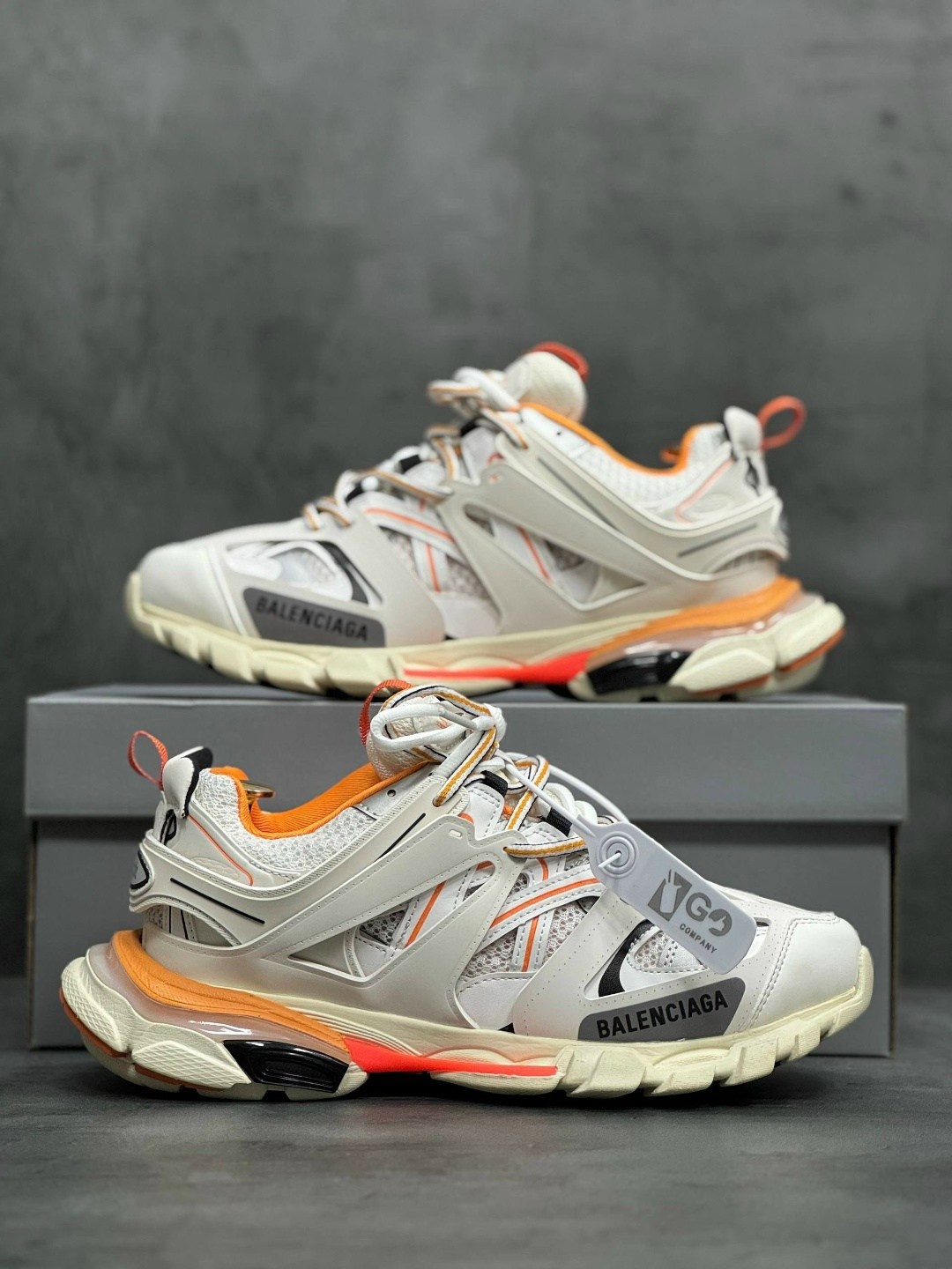 balenciaga tracks orange and white,кроссовки balenciaga track,кроссовки balenciaga,кроссовки balenciaga wmns track trainer white orange,balenciaga track