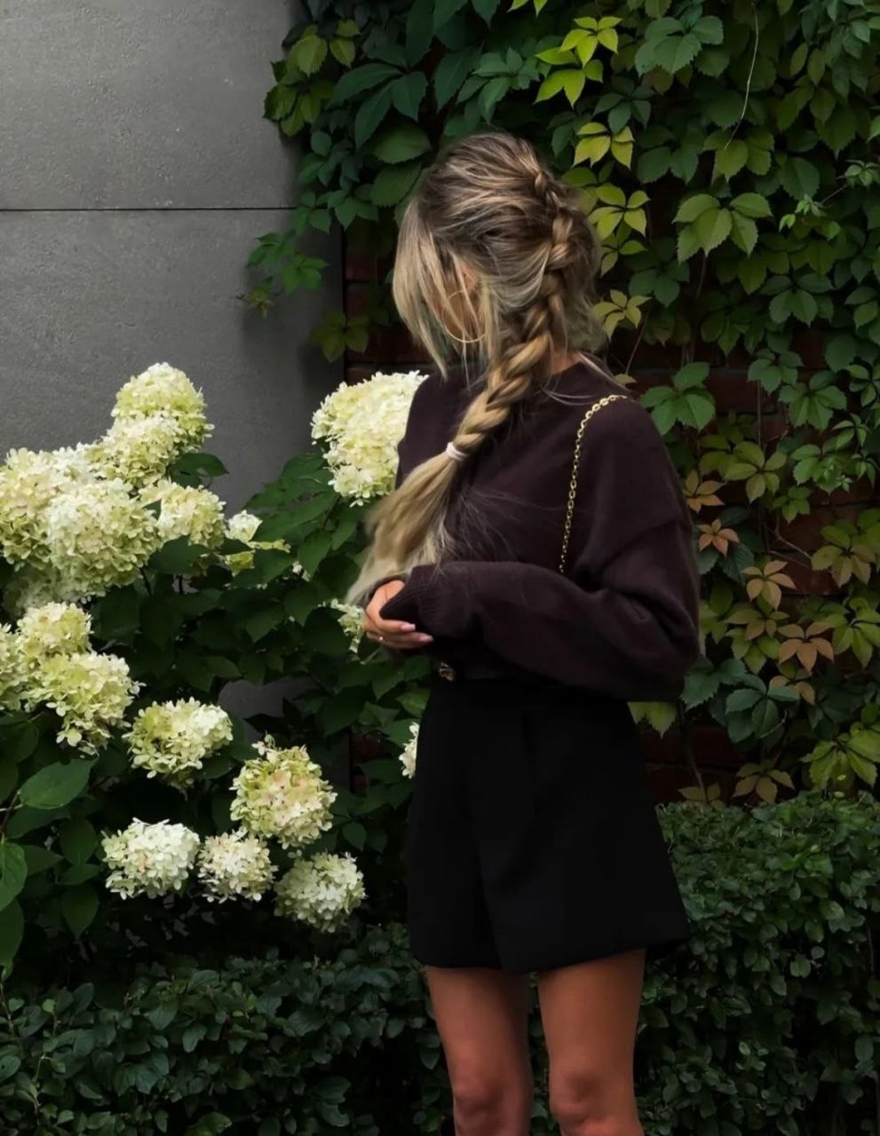 мода стиль,стильные наряды,одежда стильная,длинные волосы