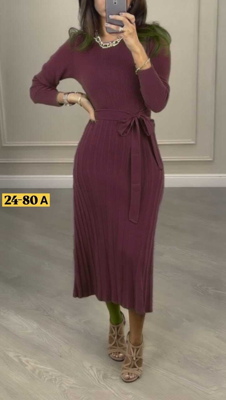 платье с поясом,платье модное,трикотажное платье с плиссированной юбкой,теплое платье,трикотажное платье