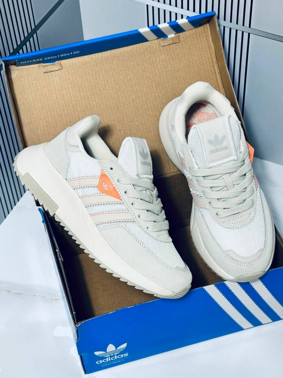 кроссовки adidas,кроссовки женские adidas,кроссовки adidas originals retropy,кроссовки adidas originals retropy f2,кроссовки adidas retropy