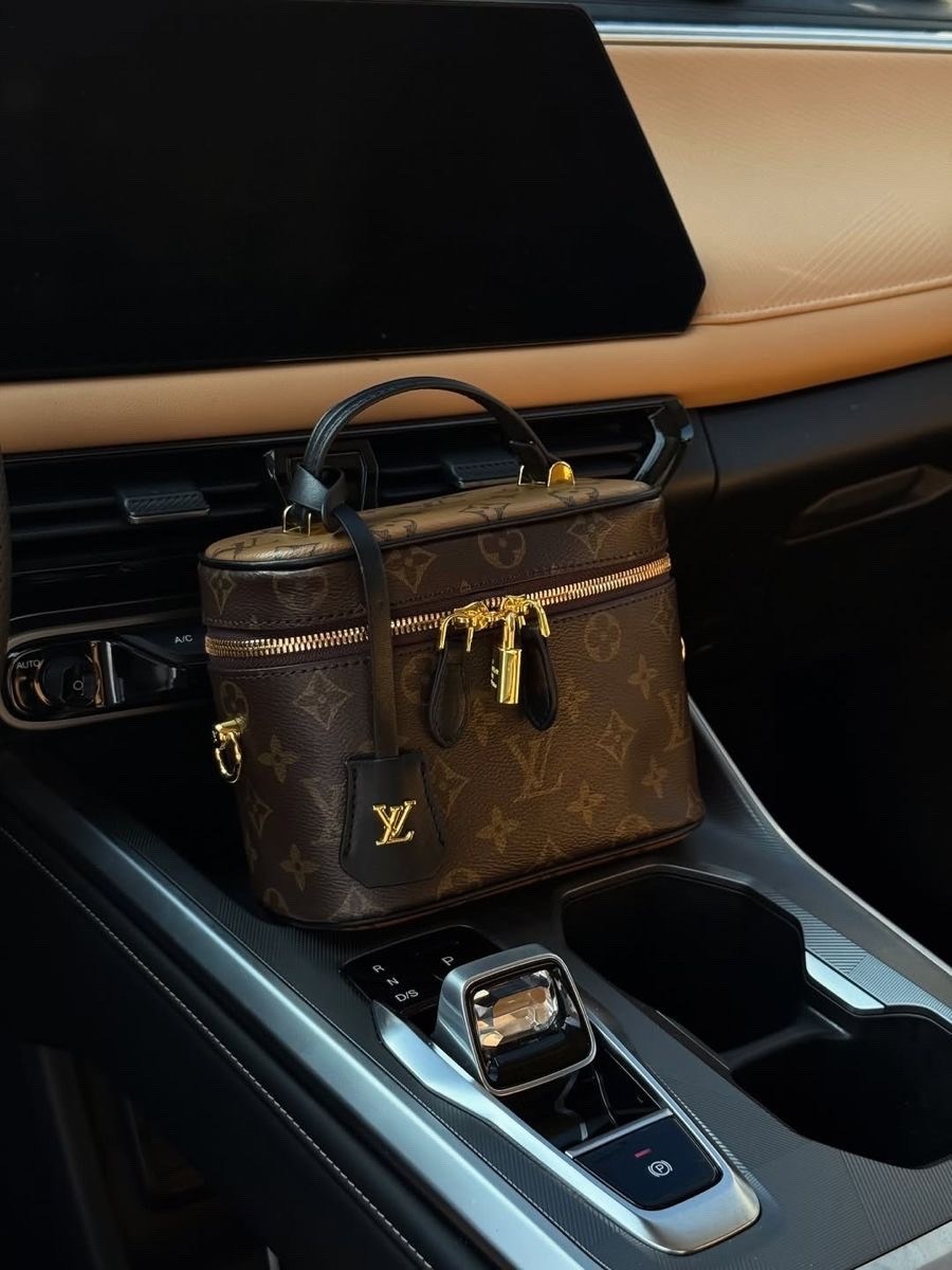 cумка louis vuitton,сумка луи виттон через плечо,louis vuitton vanity pm,сумка женская louis vuitton,louis vuitton сумка ведро на плечо