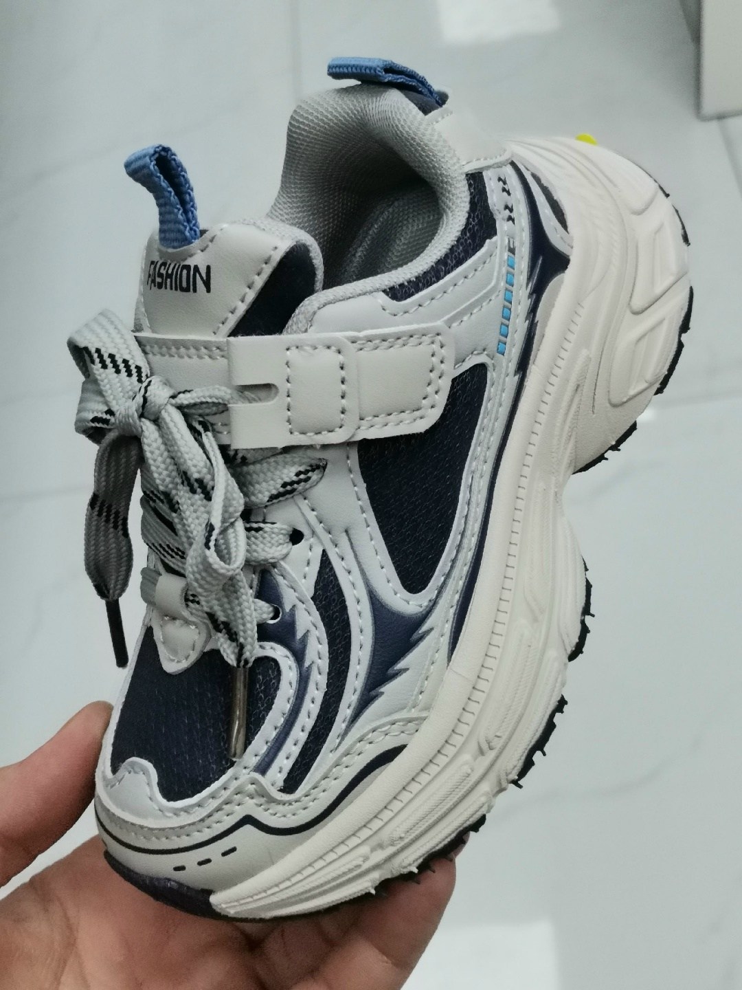 детские кроссовки,кроссовки,спортивная ,кроссовки черные,повседневные кроссовки