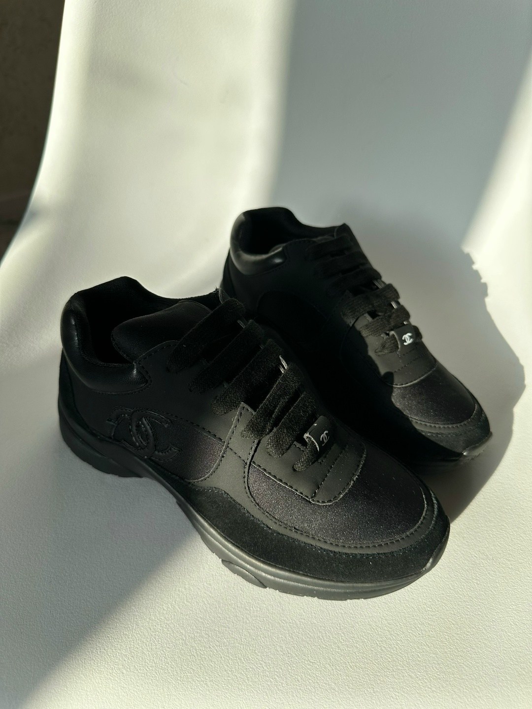 ,женские кроссовки chanel,кроссовки chanel,кроссовки шанель черные,шанель кроссовки