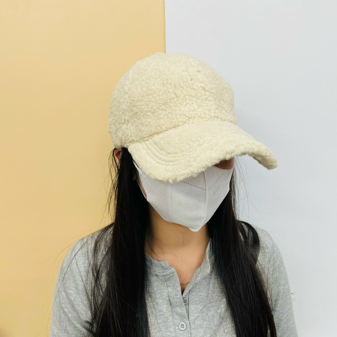 бейсболка меховая,кепка барашек,бейсболка женская,белая кепка женская меховая,кепка меховая