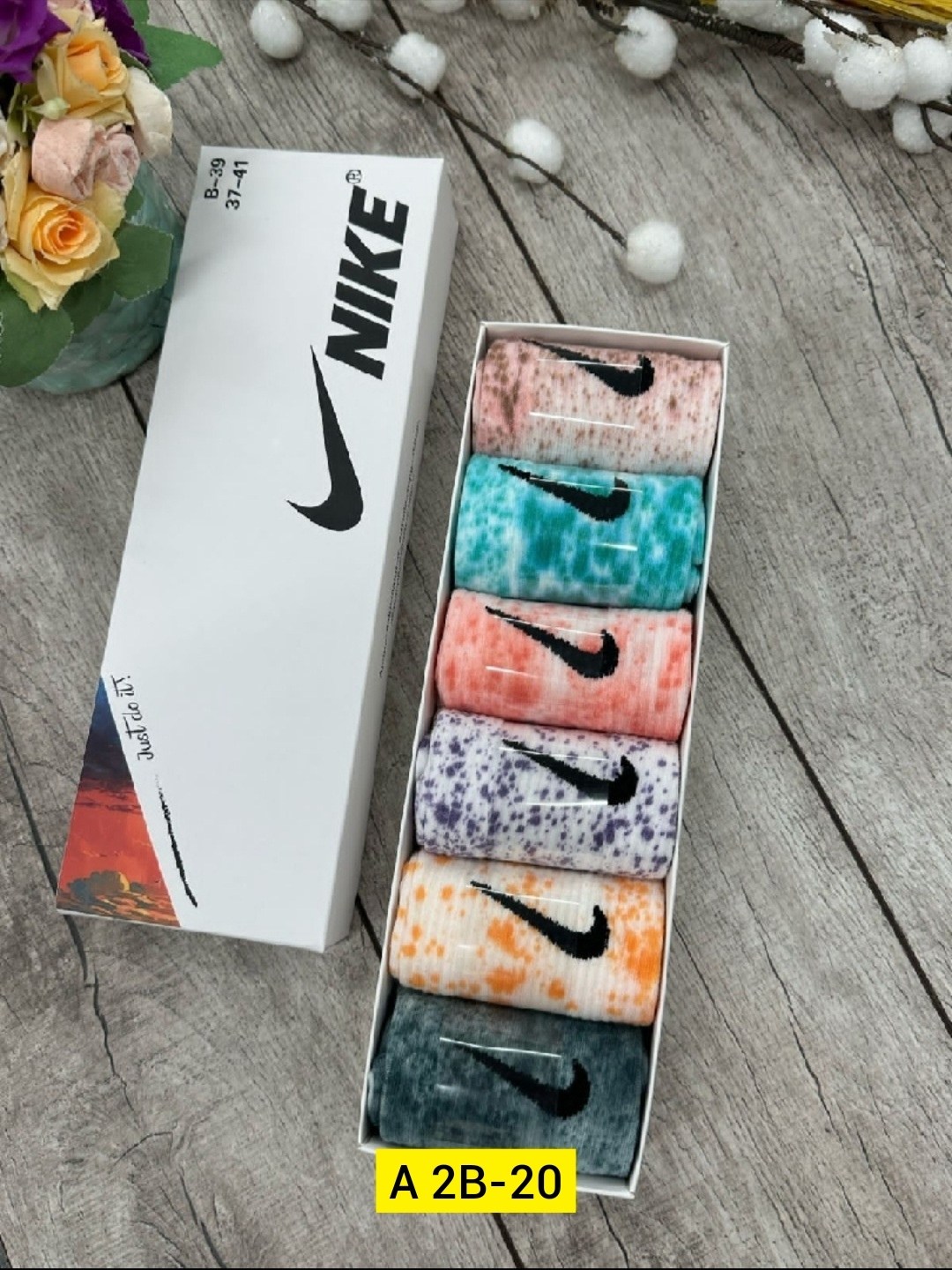 комплект носков nike,подарочный набор женский носки,женские носки набор,носки женские nike,носки nike разноцветные подарочный набор с духами