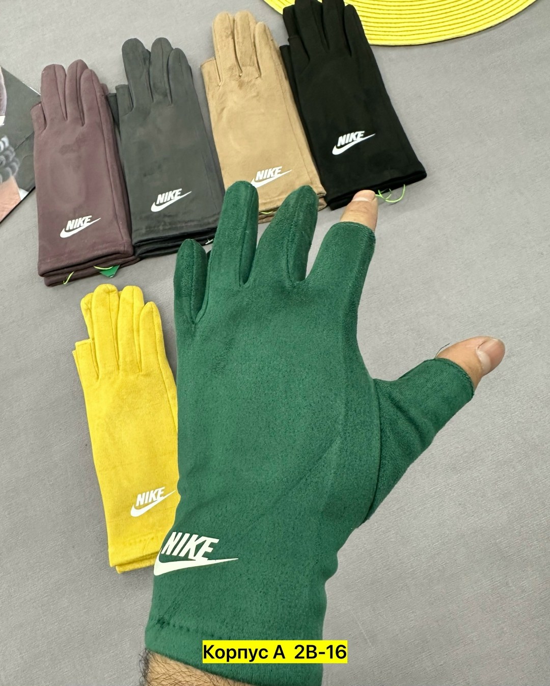 перчатки nike,перчатки спортивные,женские перчатки,перчатки тепло,теплые перчатки