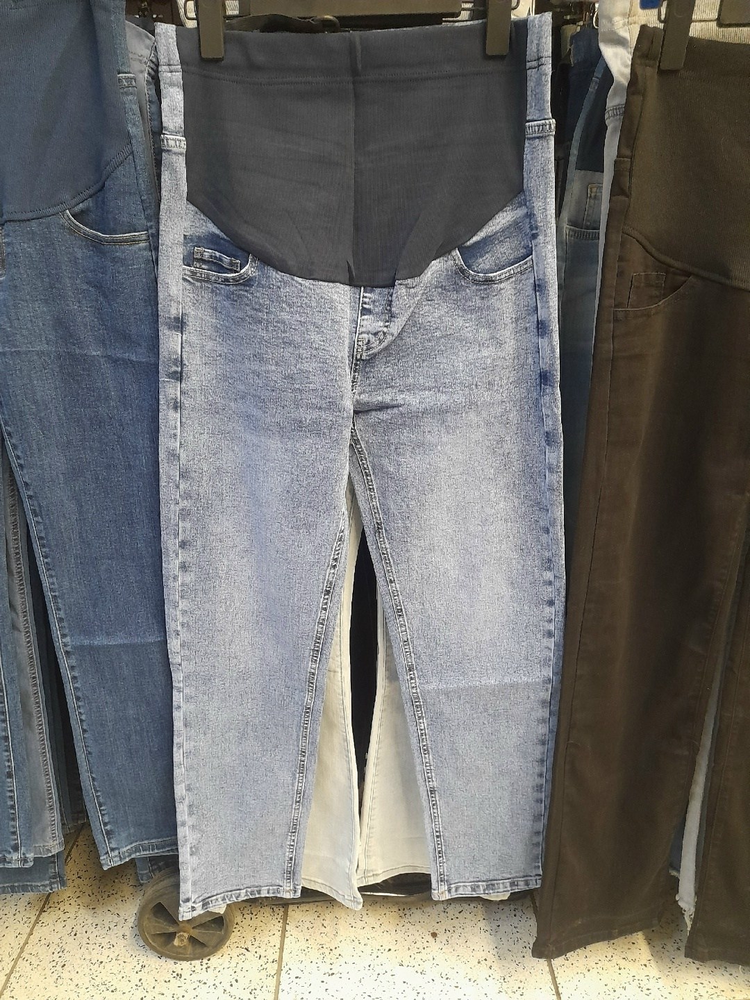 джинсы мом для беременных,джинсы для беременных,джинсы для беременных на маленьком сроке,одежда для беременных,джинсы клеш для беременных