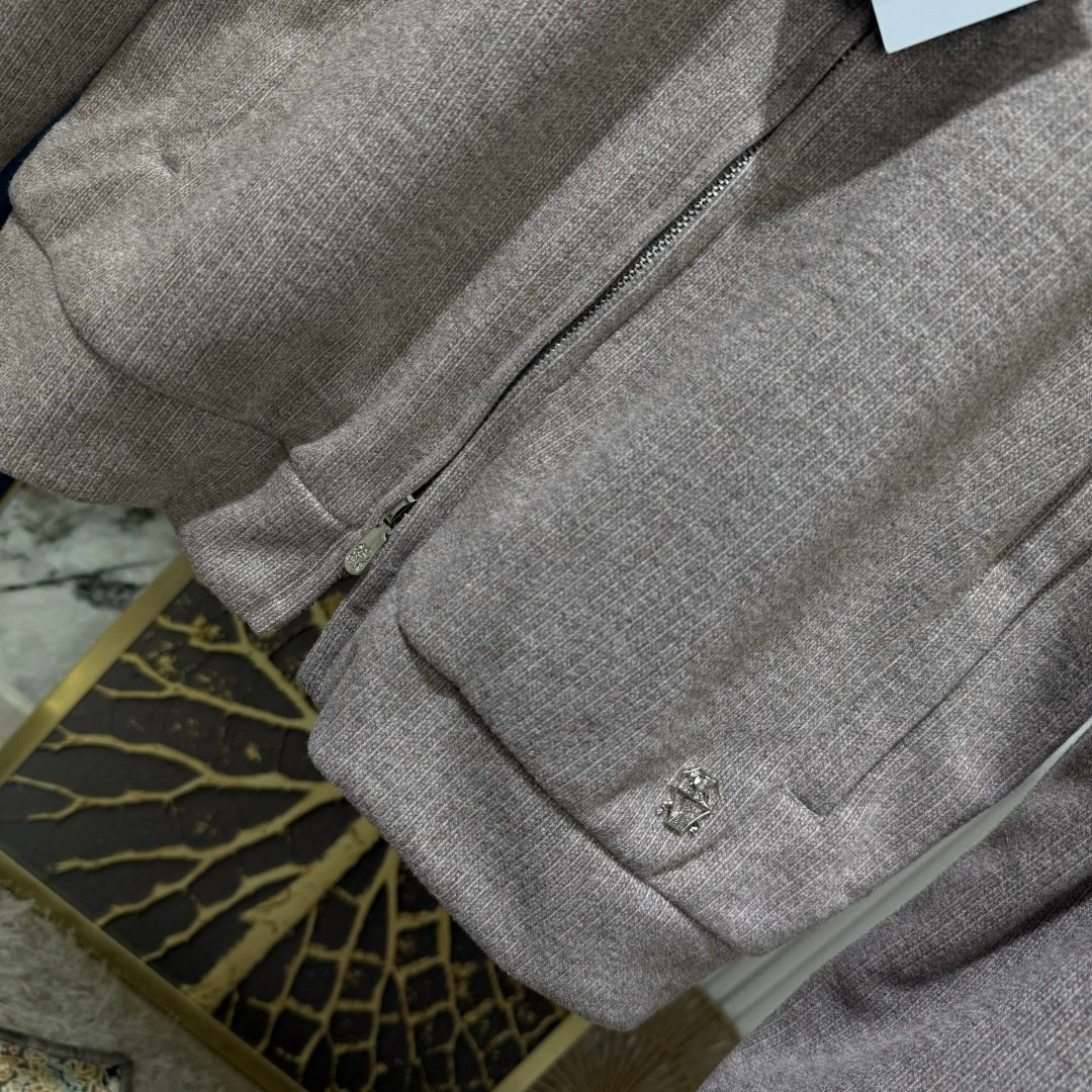 спортивный костюм brunello cucinelli,кашемировый костюм loro piana,костюм brunello cucinelli,костюм loro piana,спортивный костюм loro piana