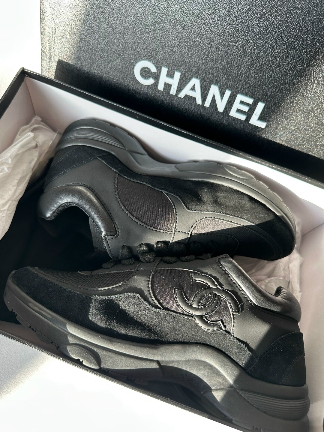 ,женские кроссовки chanel,кроссовки chanel,кроссовки шанель черные,шанель кроссовки