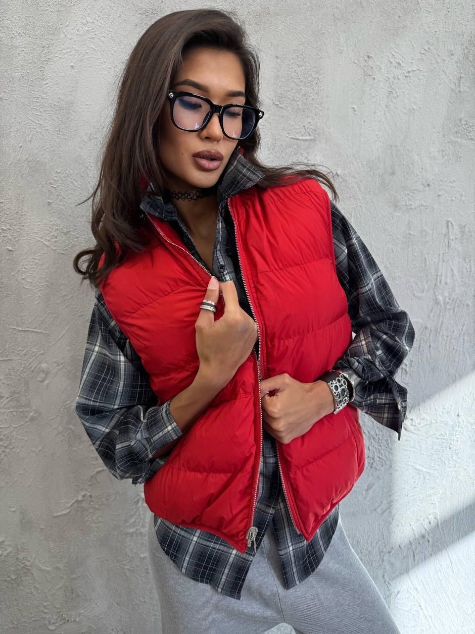 жилетка женская,жилетка,демисезонная жилетка,стильная жилетка,жилетка утепленная