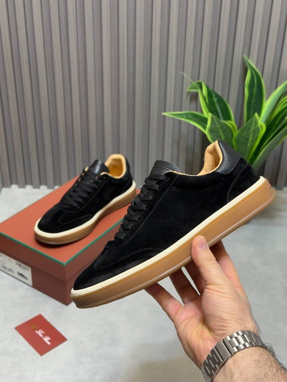 ,женские кроссовки из замши loro piana черные,кроссовки loro piana,замшевые кроссовки,кеды loro piana