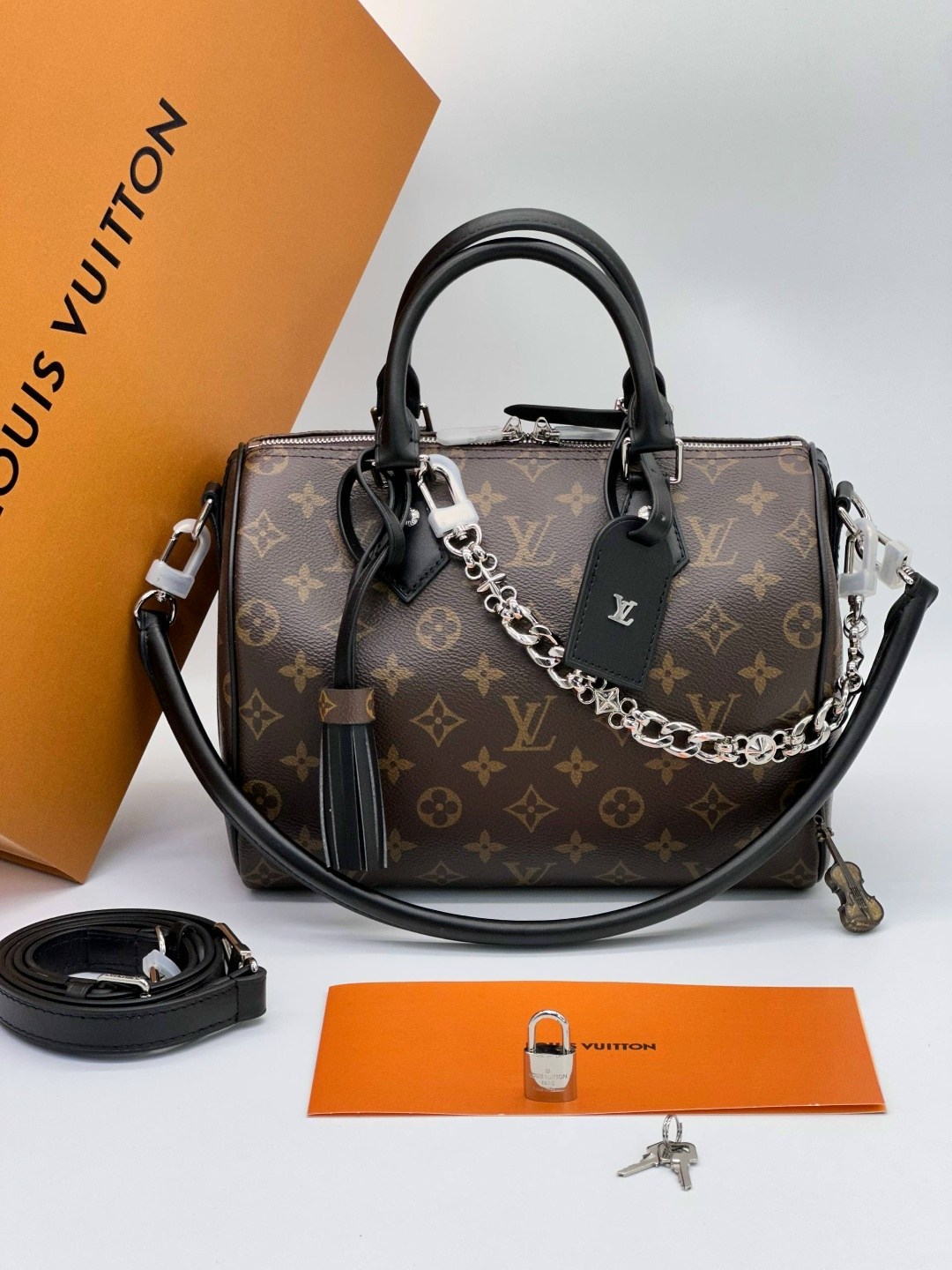 сумка женская louis vuitton,классическая сумка speedy louis vuitton с монограммой,сумка louis vuitton,louis vuitton сумка дорожная,louis vuitton сумка на плечо