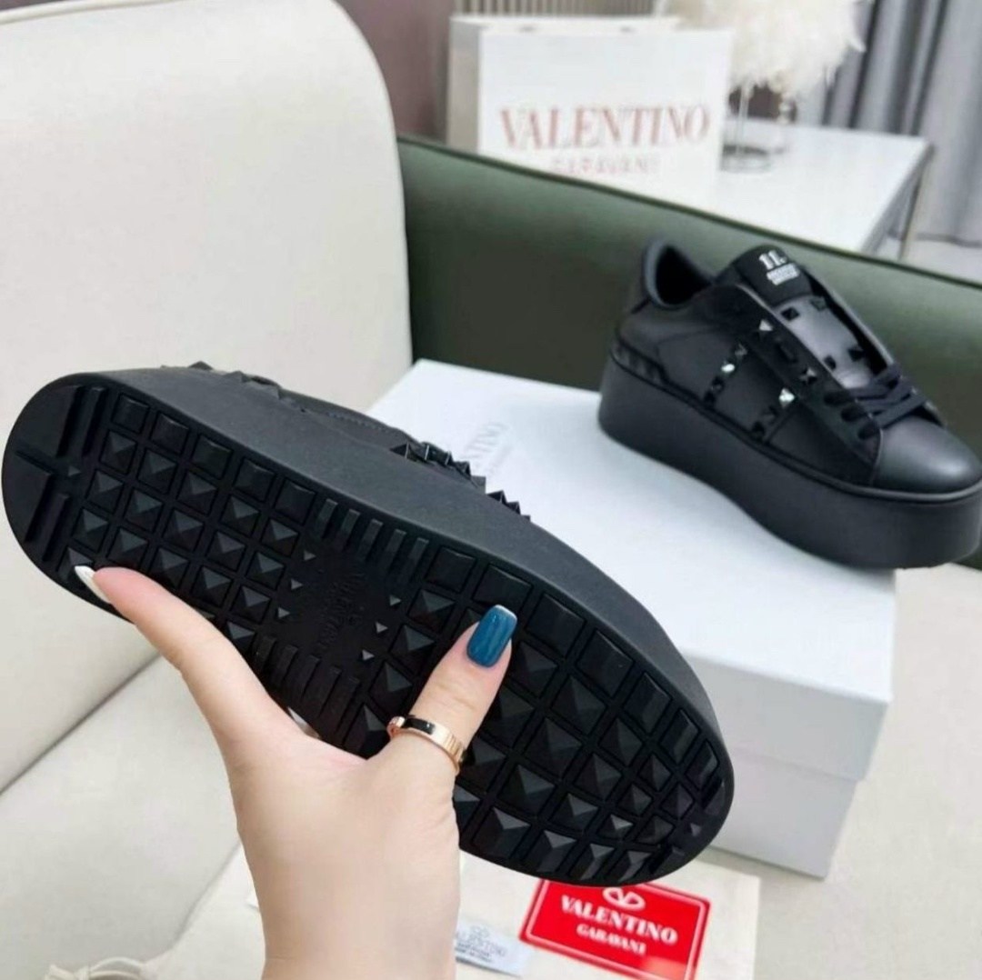 кроссовки valentino,valentino кроссовки женские,valentino женские кожаные кроссовки valentino premium - pink,женские белые кроссовки valentino garavani rockstud,кеды valentino женские