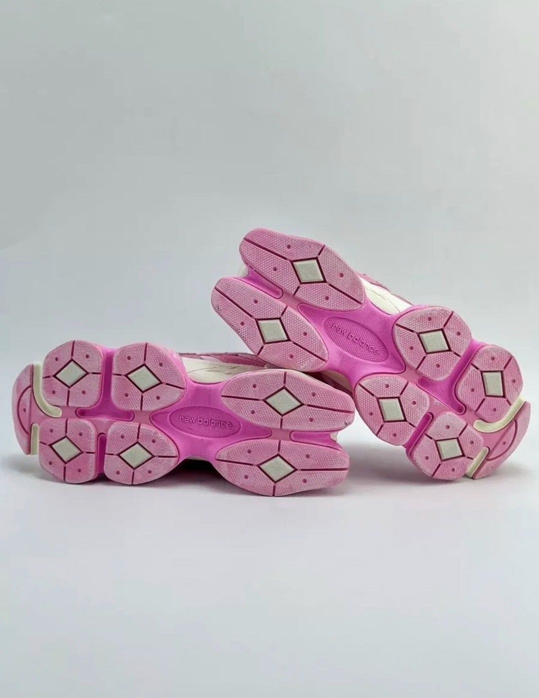 кроссовки new balance 9060,кроссовки new balance,женские кроссовки,розовые кроссовки,женские кроссовки new balance