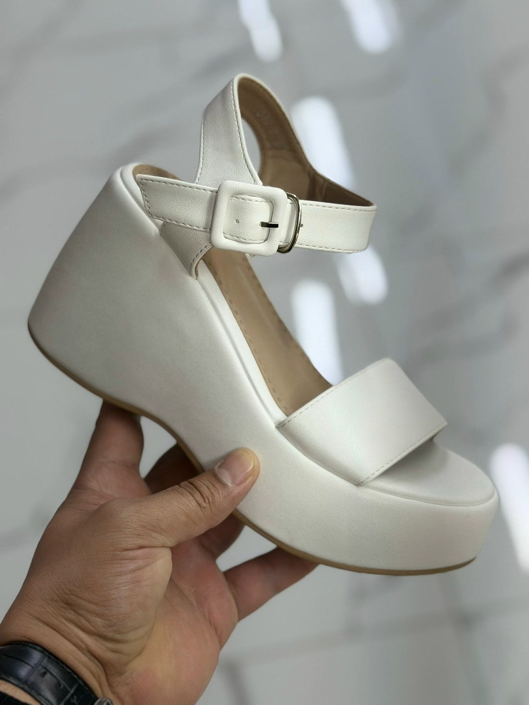 ,босоножки на платформе,босоножки женские,босоножки замшевые,стильные босоножки