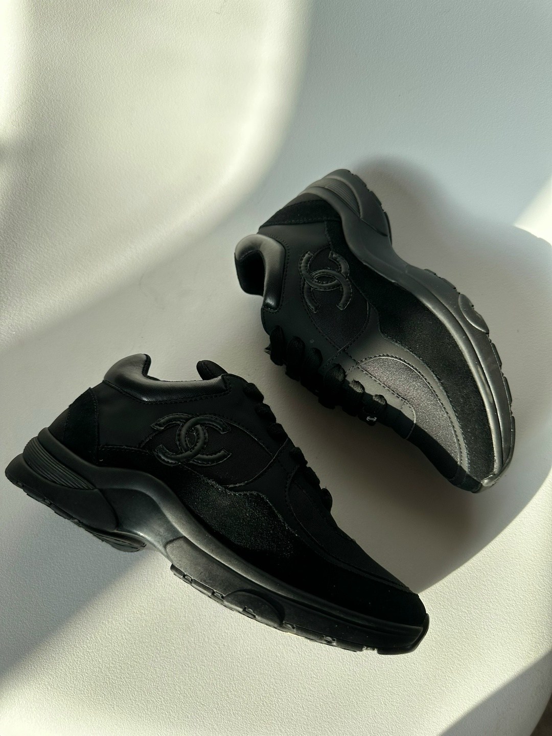 ,женские кроссовки chanel,кроссовки chanel,кроссовки шанель черные,шанель кроссовки