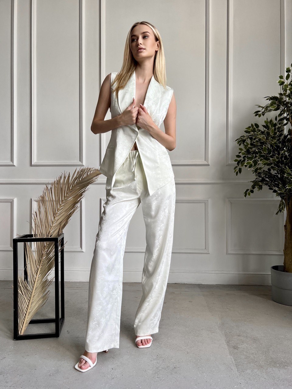 брючный костюм,женские костюмы,брючные женские костюмы,костюм из льна женский брюки и жилет,комплект брючный