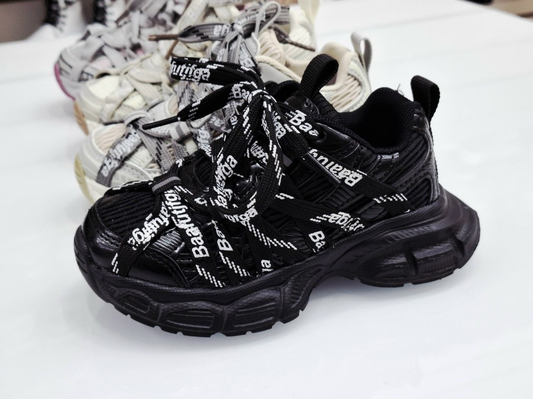 спортивная ,кроссовки balenciaga,массивные кроссовки,кроссовки баленcиaгa,женские массивные кроссовки