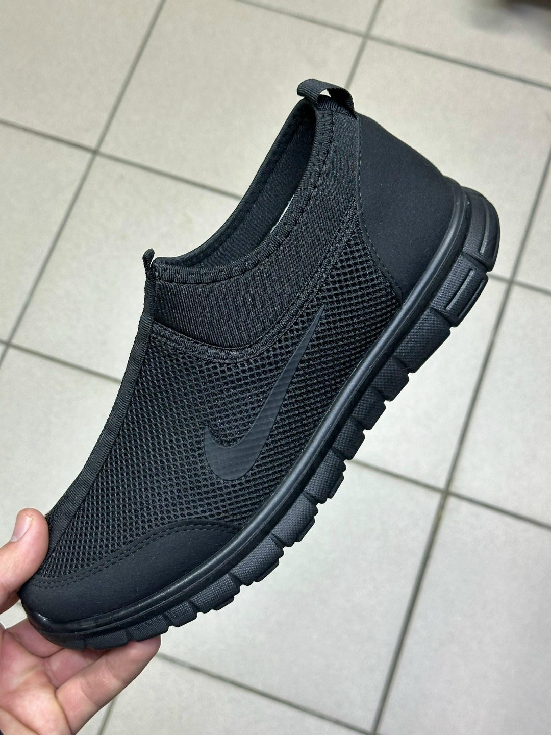 ,кроссовки,кроссовки женскиe,кроссовки мальчику,мужские слипоны