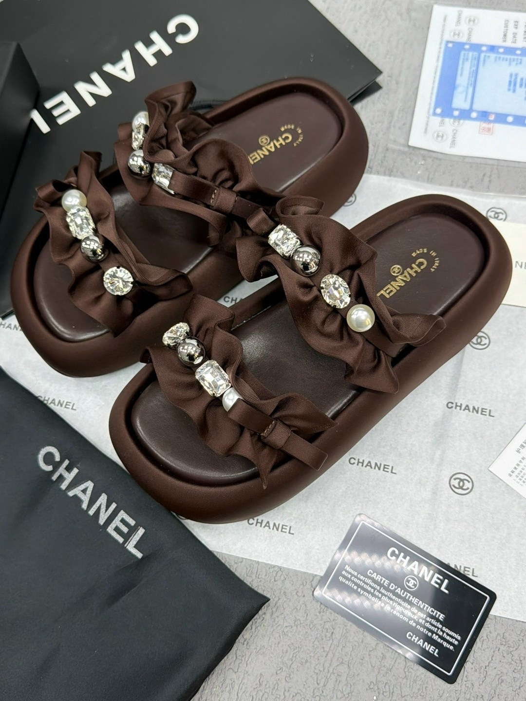 шлепанцы chanel,босоножки chanel,сандалии chanel,тапочки chanel,шлепки шанель