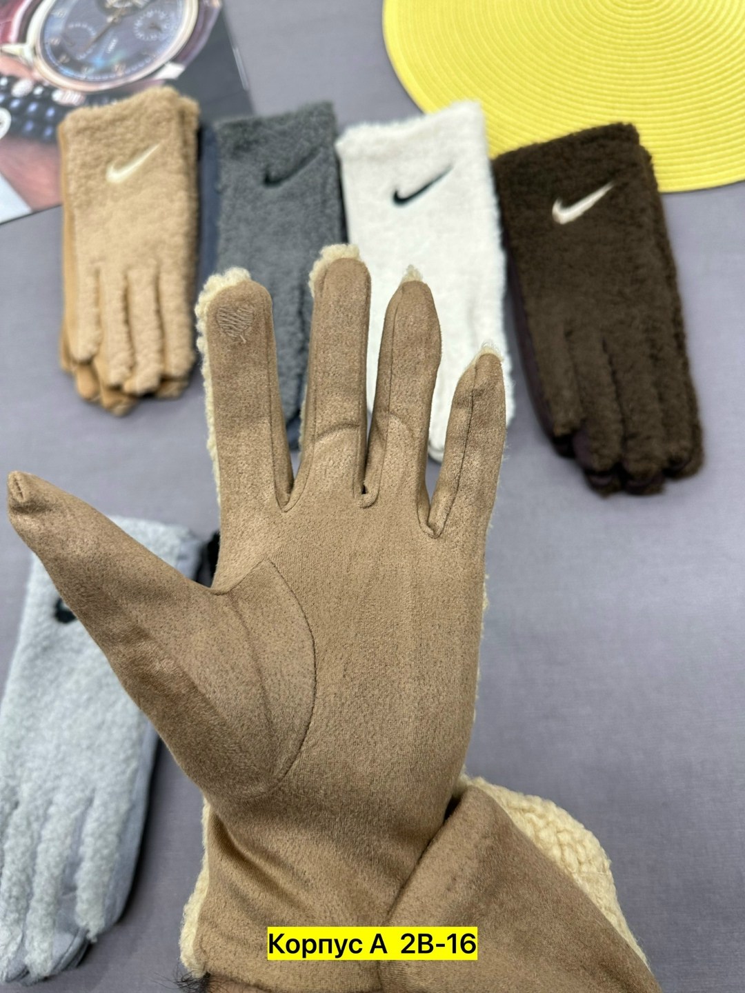 перчатки nike,перчатки тканевые,перчатки найк hyperwarm,женские перчатки,теплые перчатки