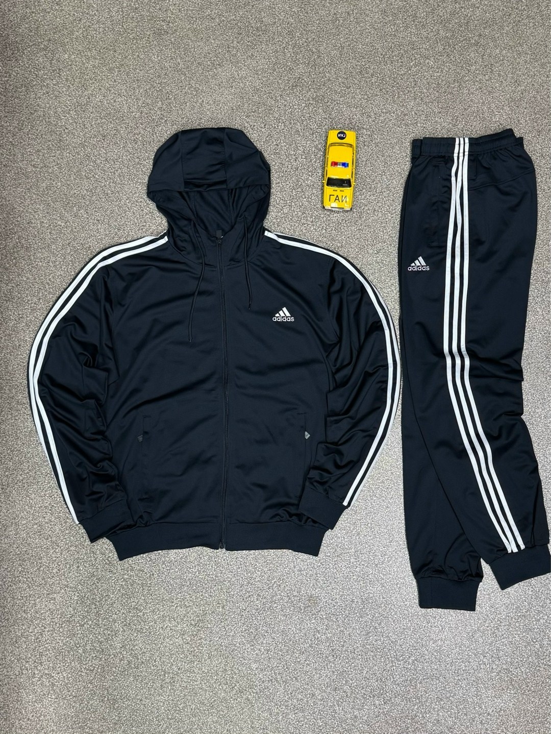 спортивный костюм adidas,мужской спортивный костюм adidas,костюм адидас,спортивные костюмы адидас,спортивные костюмы мужские