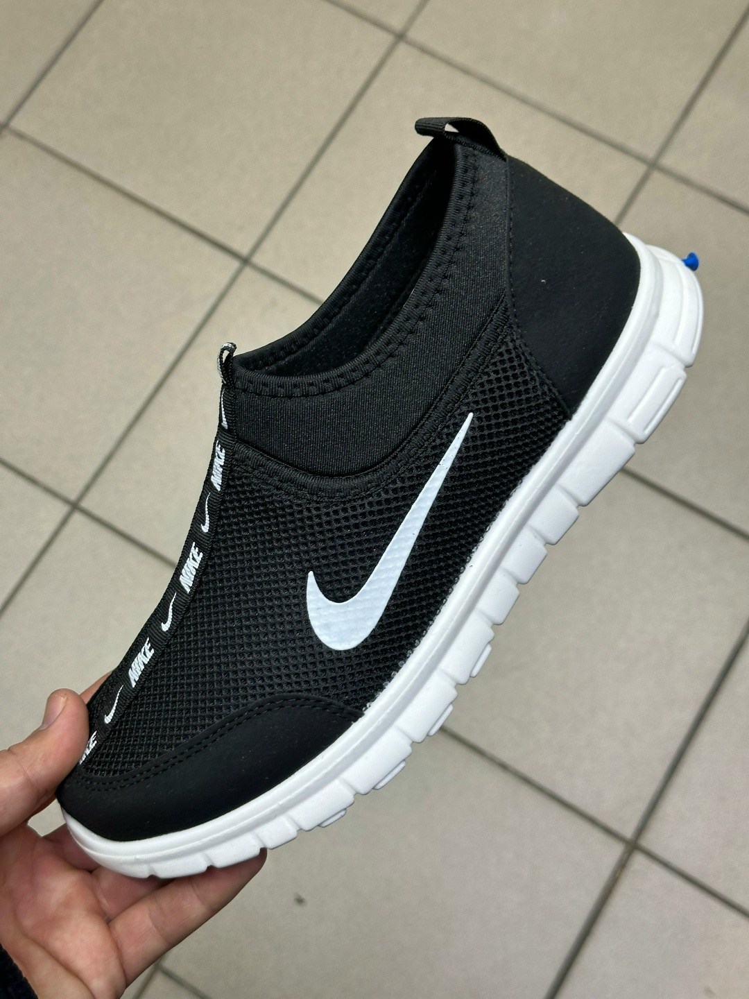 ,кроссовки,кроссовки женскиe,кроссовки мальчику,мужские слипоны