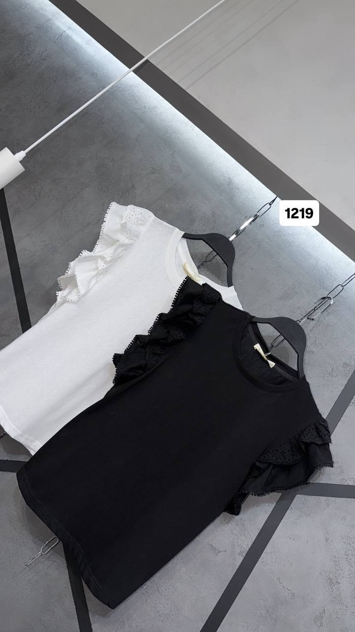 футболка с оборками,блузка с оборками,женская футболка с оборками,белая женская футболка,футболка с кружевами