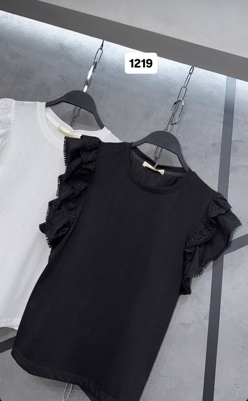 футболка с оборками,блузка с оборками,женская футболка с оборками,белая женская футболка,футболка с кружевами