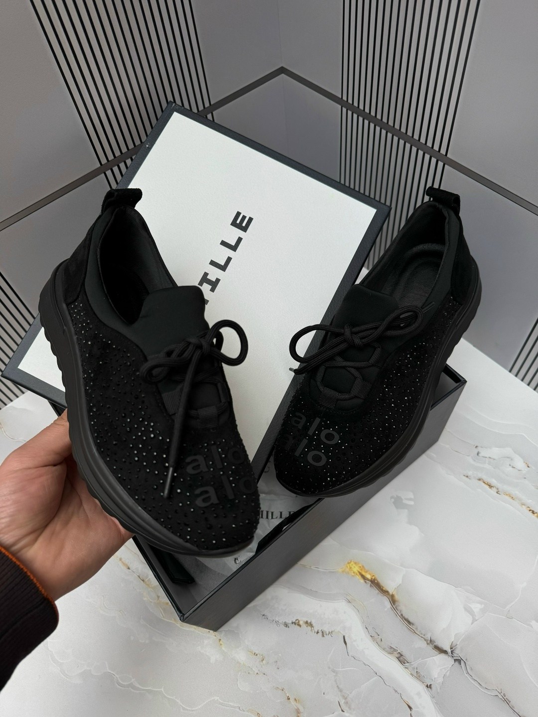 ,женская ,кроссовки со стразами,черные кроссовки,кроссовки женскиe