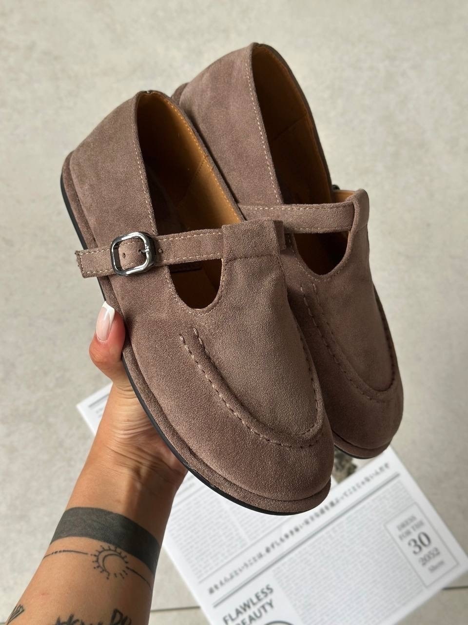 лоферы из натуральной замши,,лоферы коричневые с ремешком замшевые,лоферы с пряжкой,лоферы замшевые