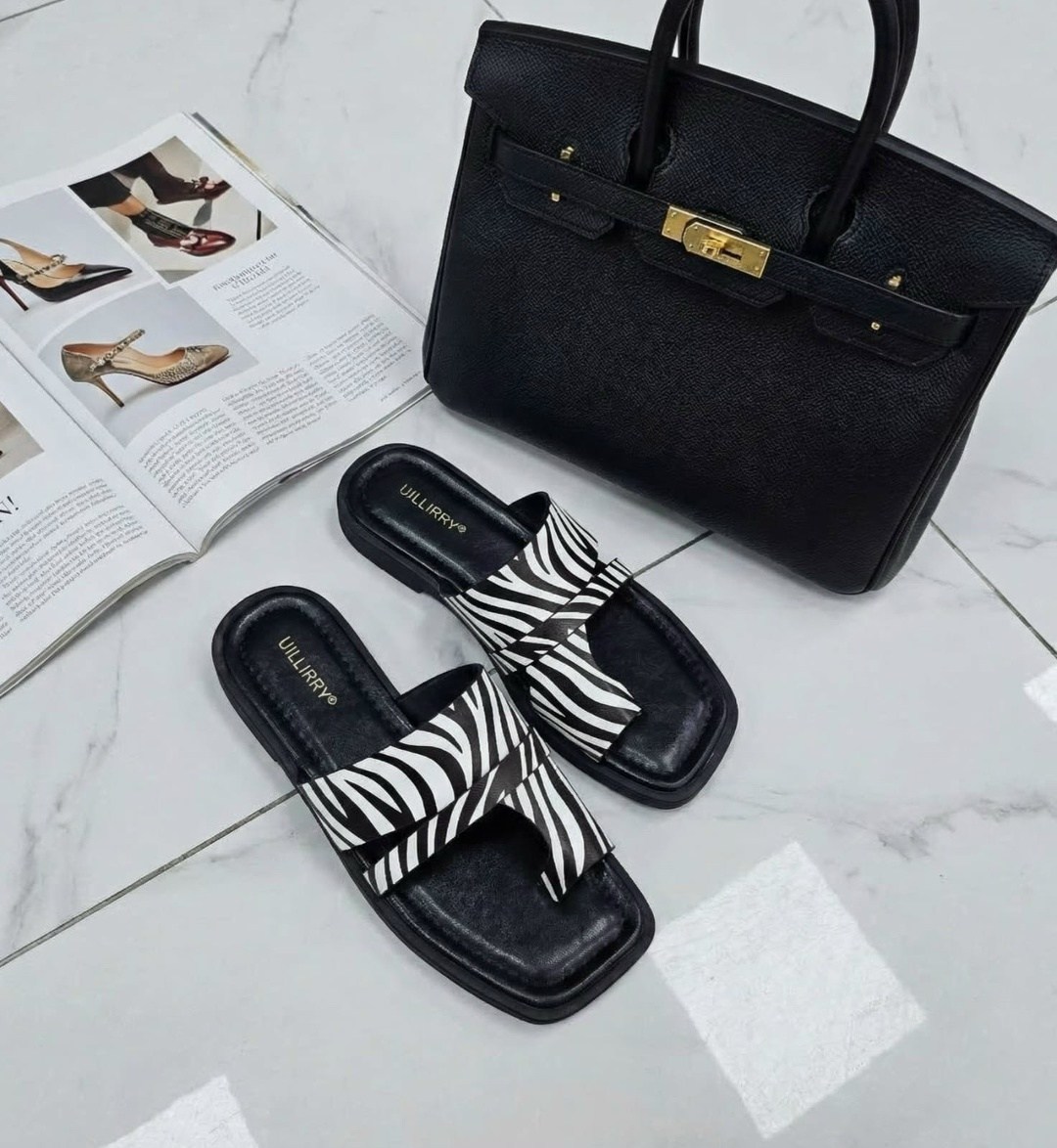 ,женские шлепанцы,модные тапочки,шлепанцы на плоской подошве,женские сандалии