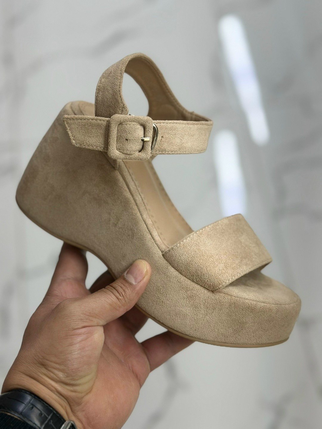 ,босоножки на платформе,босоножки женские,босоножки замшевые,стильные босоножки