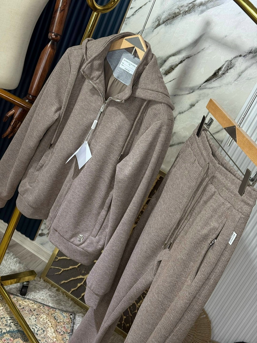 спортивный костюм brunello cucinelli,кашемировый костюм loro piana,костюм brunello cucinelli,костюм loro piana,спортивный костюм loro piana