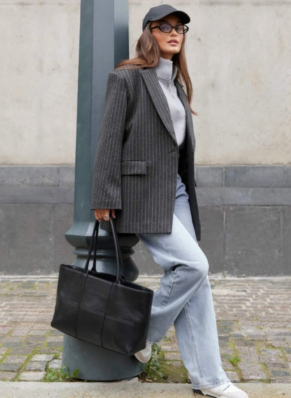 brunello cucinelli двубортный пиджак в полоску серый,brunello cucinelli двубортный пиджак в тонкую полоску серый,brunello cucinelli жакет/пиджак 2082085,брючный костюм,пальто пиджак