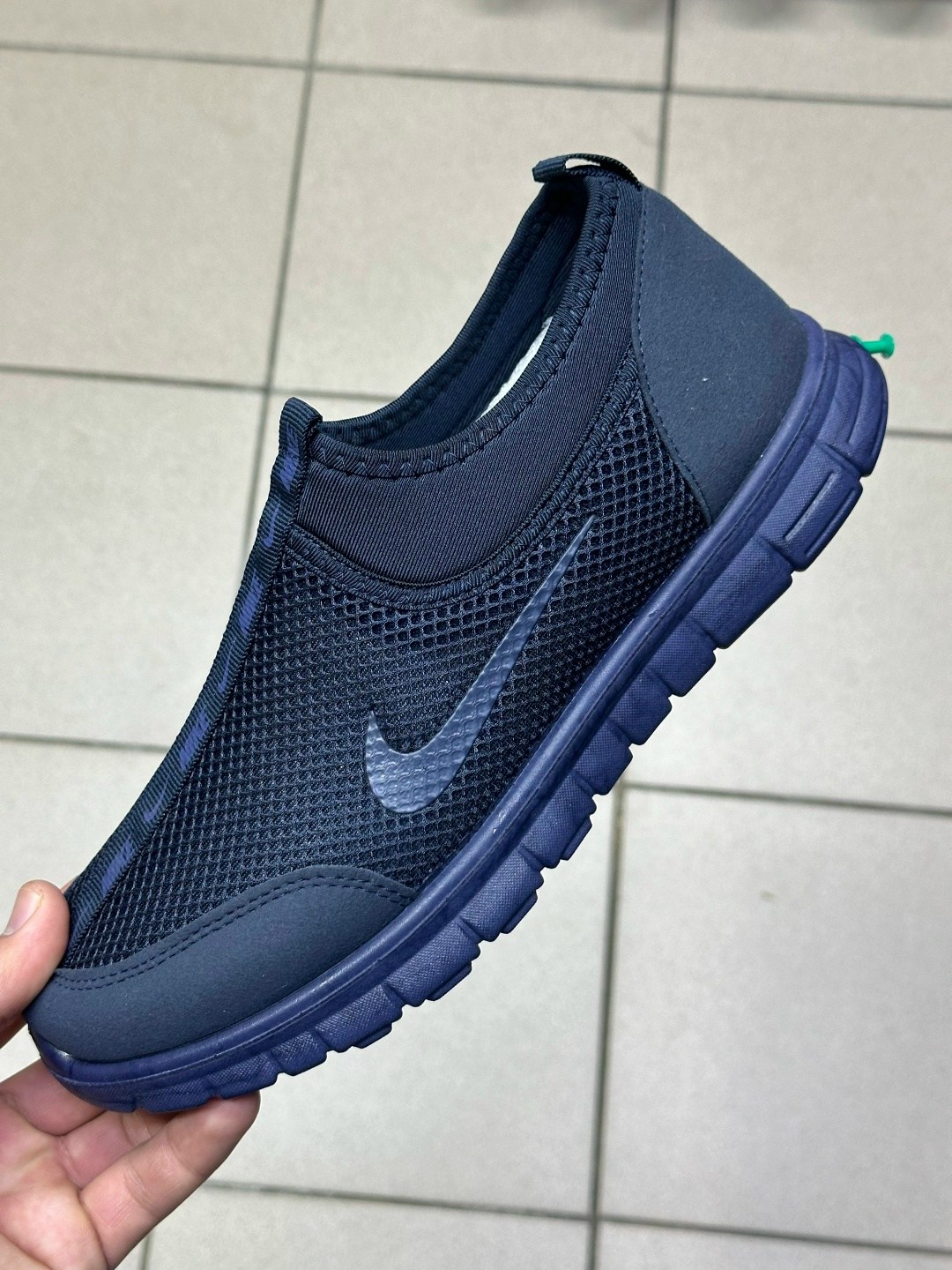 ,кроссовки,кроссовки женскиe,кроссовки мальчику,мужские слипоны