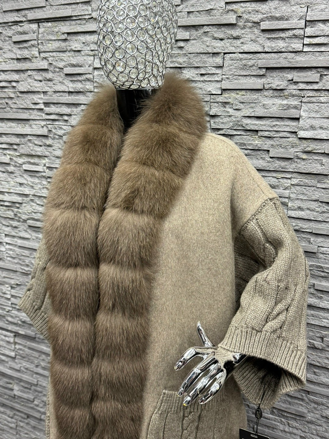 кардиган с мехом финского песца yana kraft brand,кардиган с мехом финского песца,кардиган с мехом песца,кардиган с мехом,кардиган вязаный с отделкой натуральный мех песца