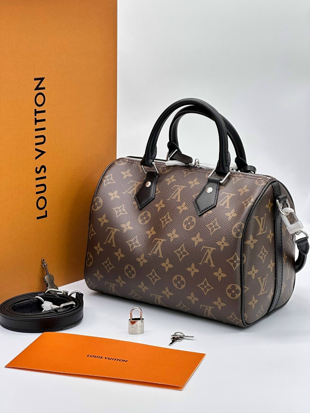 сумка женская louis vuitton,классическая сумка speedy louis vuitton с монограммой,сумка louis vuitton,louis vuitton сумка дорожная,louis vuitton сумка на плечо