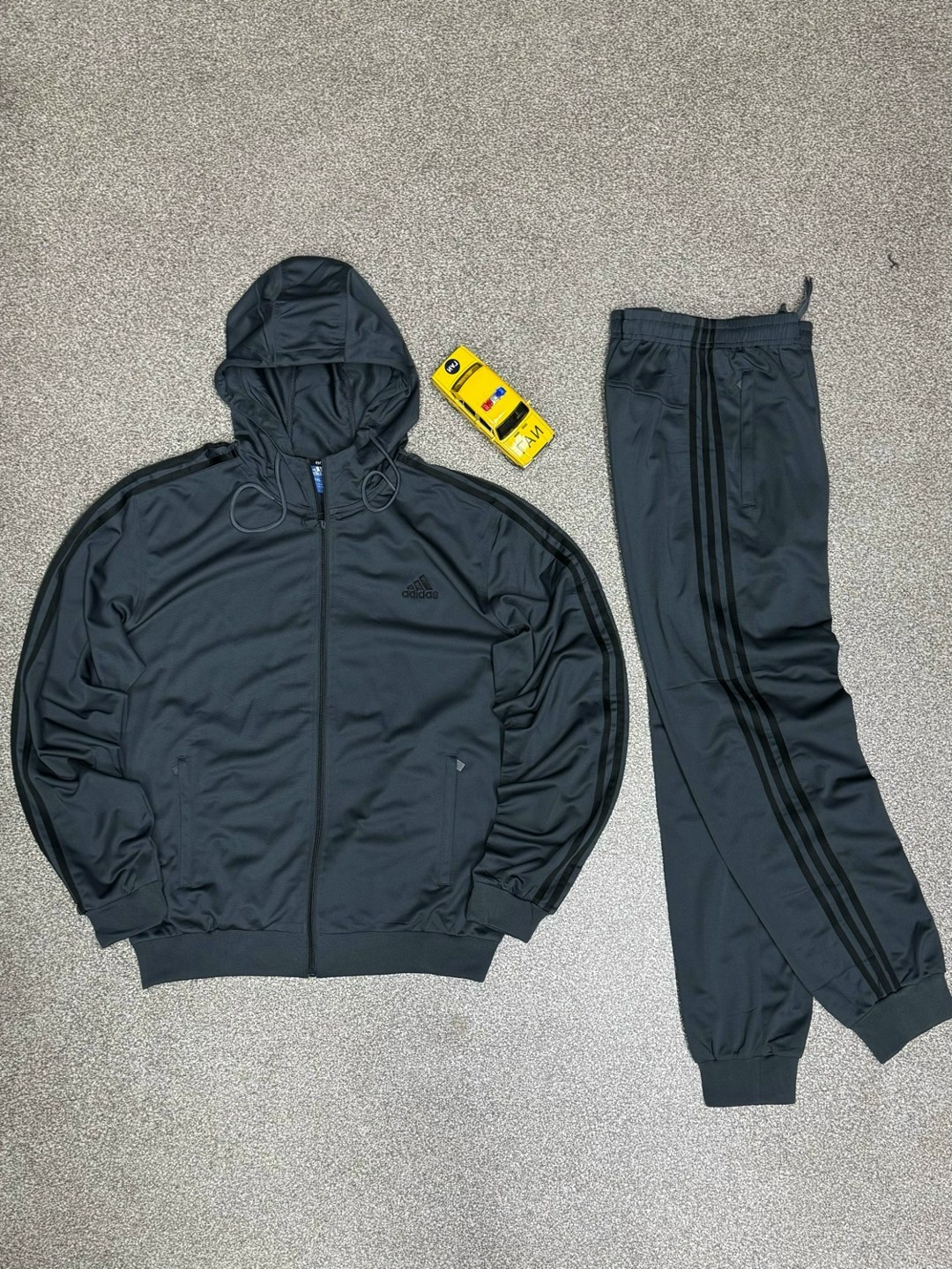 спортивный костюм adidas,мужской спортивный костюм adidas,костюм адидас,спортивные костюмы адидас,спортивные костюмы мужские