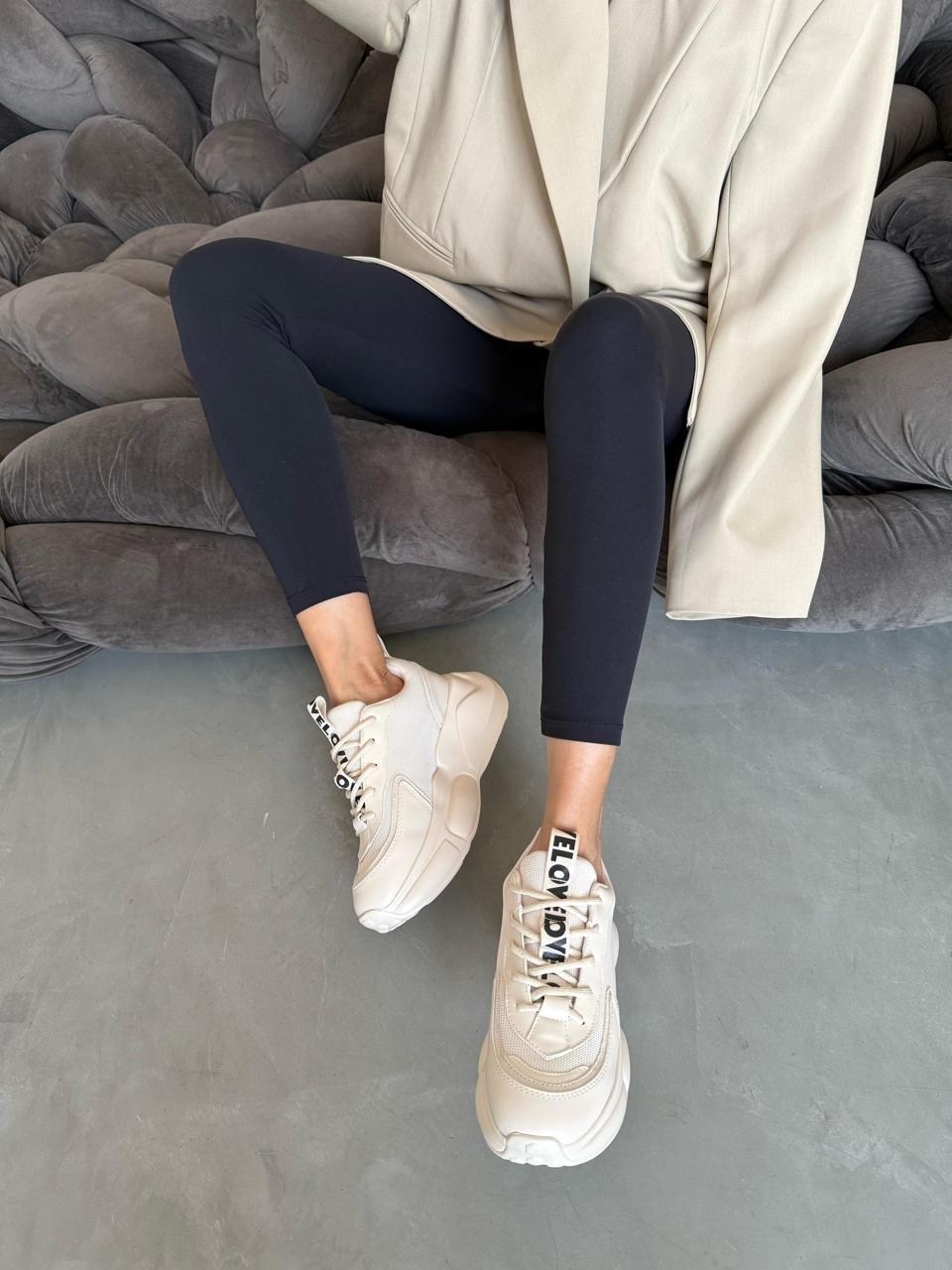 ,кроссовки женскиe,черные кроссовки,кроссовки для женщин,спортивная