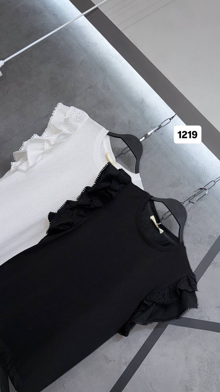 футболка с оборками,блузка с оборками,женская футболка с оборками,белая женская футболка,футболка с кружевами