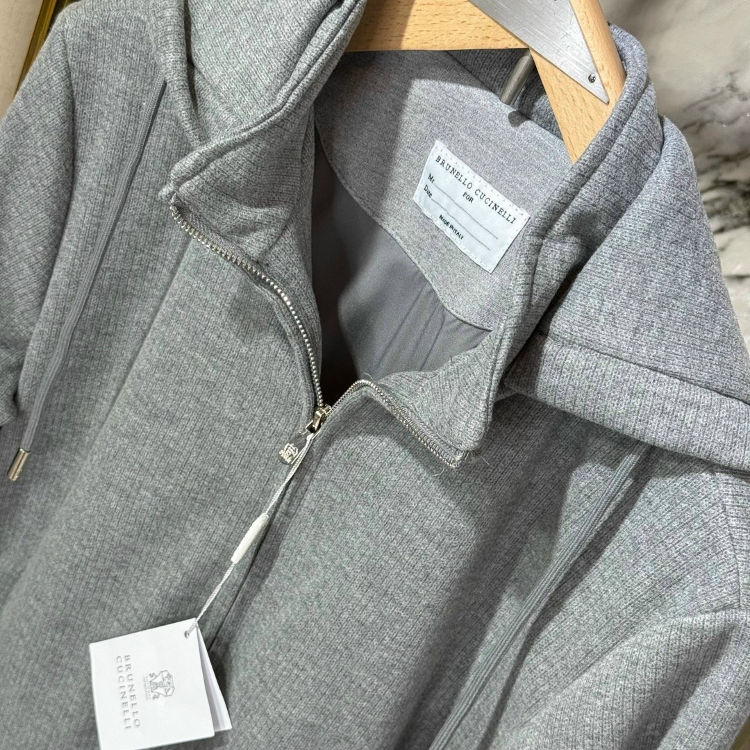 спортивный костюм brunello cucinelli,мужской спортивный костюм brunello cucinelli,костюм brunello cucinelli,прогулочный костюм brunello cucinelli 33621,спортивный костюм brunello cucinelli v143213