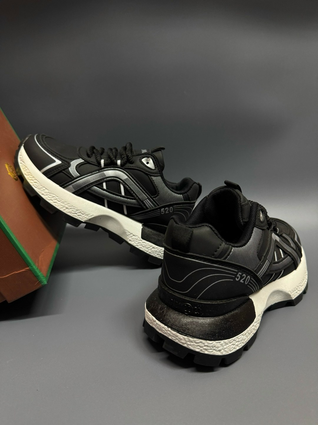 ,кроссовки женские,стильные кроссовки,модные кроссовки,кроссовки черные