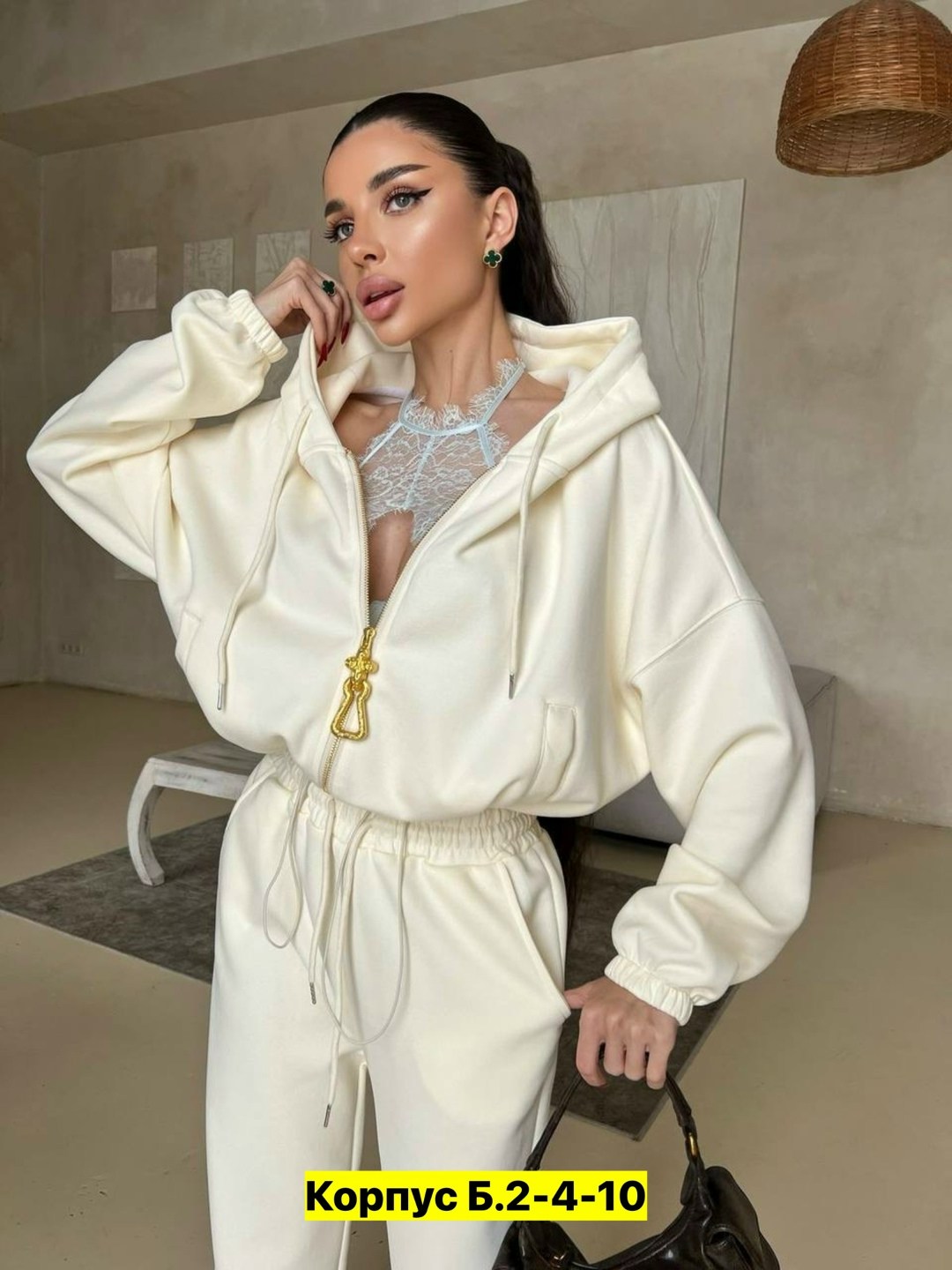 женский костюм,бежевый костюм,стильные костюмы,спортивный костюм женский,костюм на флисе женский