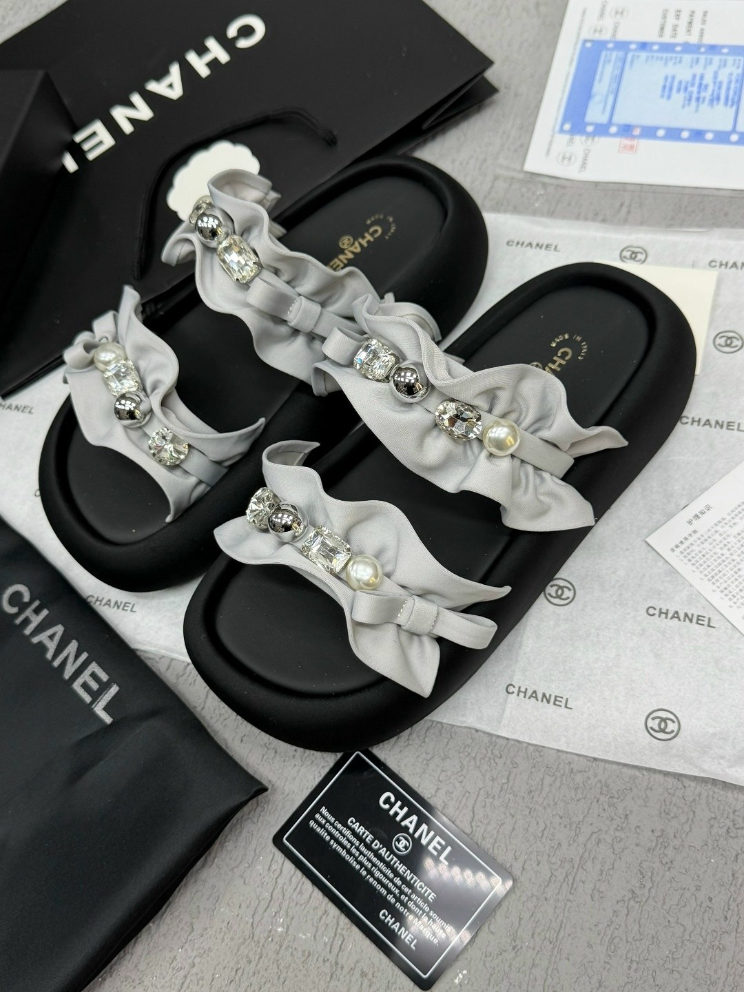 шлепанцы chanel,босоножки chanel,сандалии chanel,тапочки chanel,шлепки шанель