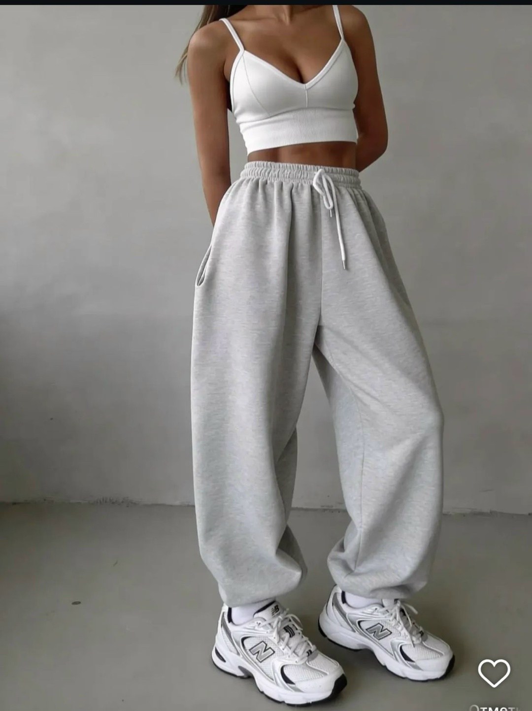 спортивные штаны широкие,брюки спортивные,серые широкие спортивные штаны,спортивные штаны оверсайз,женские спортивные джоггеры