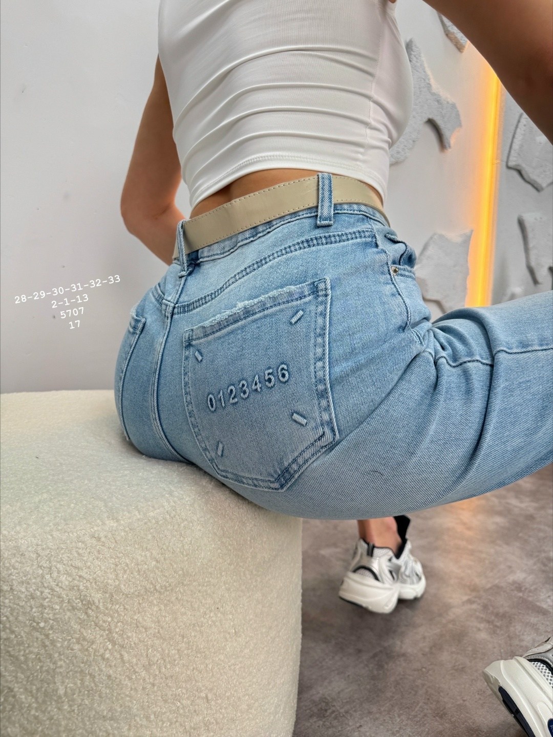 женские джинсы,бананы джинсы женские,голубые джинсы,джинсы мом женские,стильные джинсы