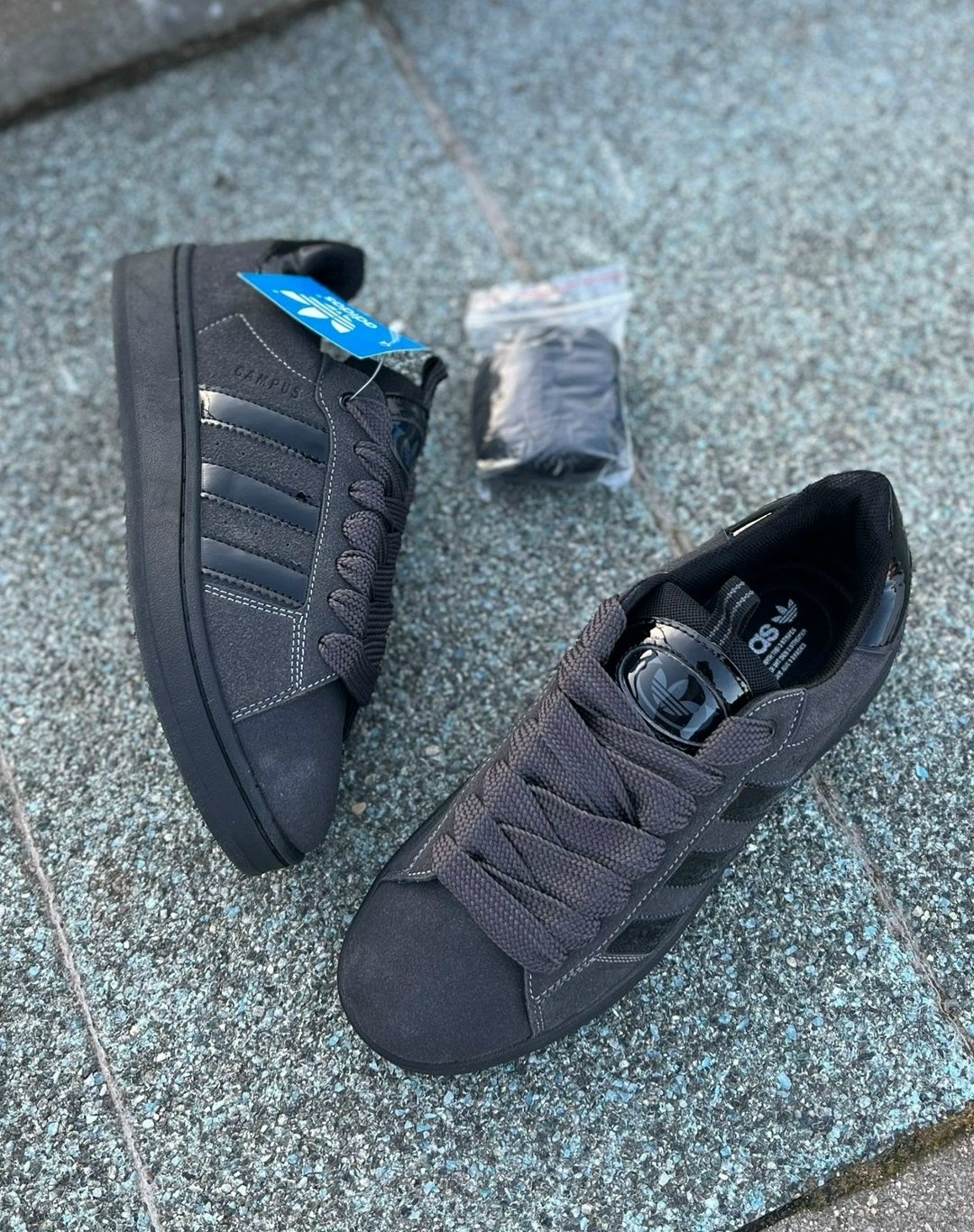 кроссовки adidas campus,кроссовки кампус 00-х adidas черный,кроссовки adidas,,низкие замшевые кроссовки campus 00s с фирменными полосками adidas, черный