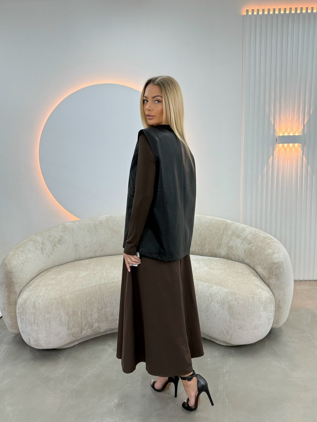 жилет и юбка,костюм с юбкой,костюм женский,женские жилеты,жилет офисный