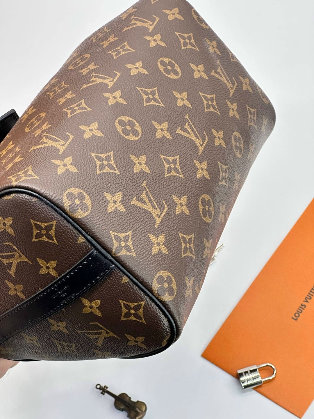 сумка женская louis vuitton,классическая сумка speedy louis vuitton с монограммой,сумка louis vuitton,louis vuitton сумка дорожная,louis vuitton сумка на плечо
